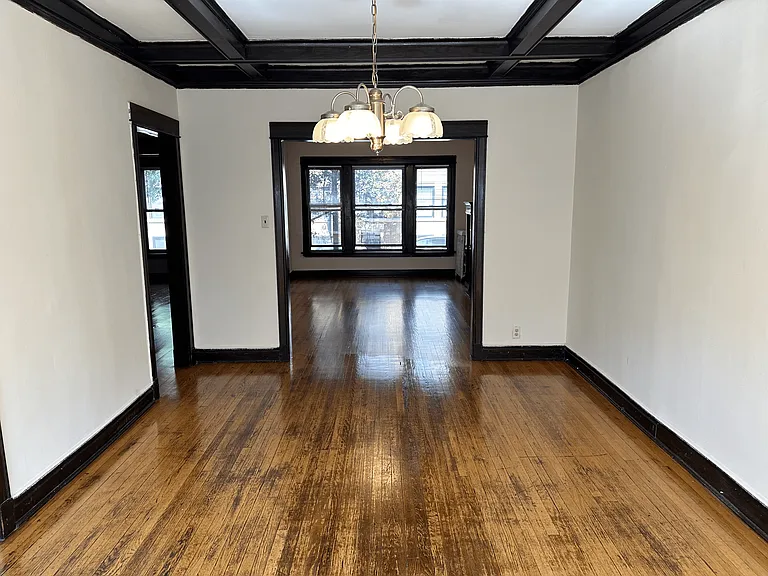 1717 E 55th St #1 — Photo 4