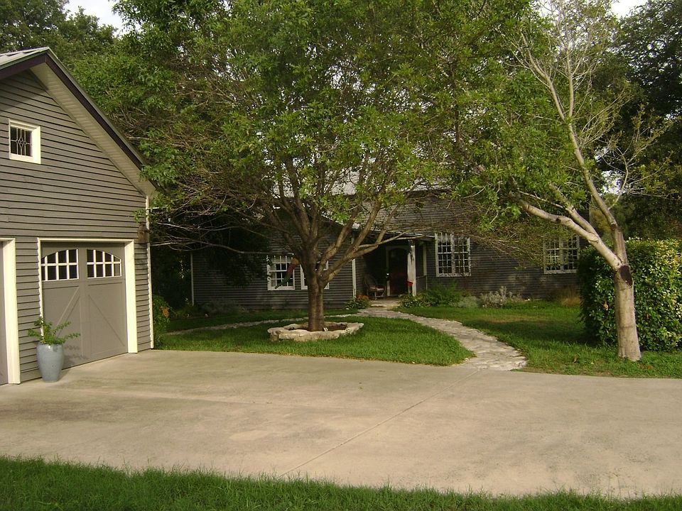 1st image of 9 Salado Cmns