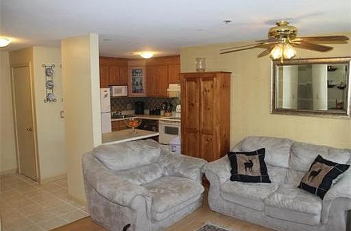4th image of 104 Elmwood Dr #104