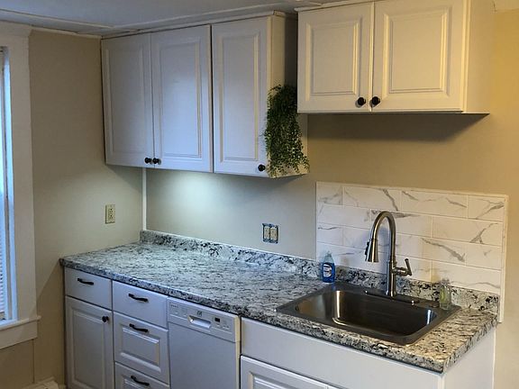 2nd image of 117 Putnam Street
