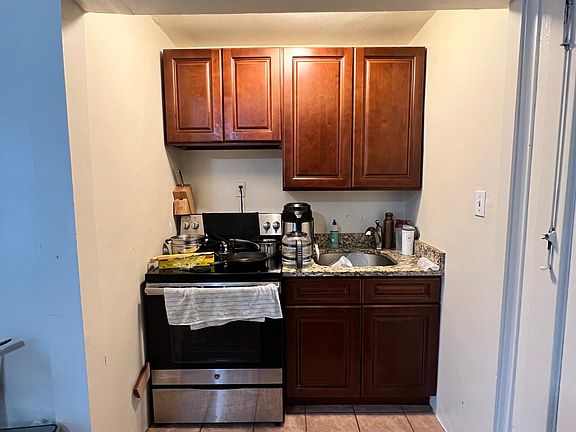 4th image of 100 Washington St APT 21
