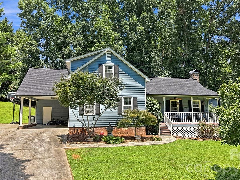 1st image of 2600 Lakewood Dr