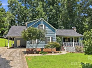 2600 Lakewood Dr, Gastonia, NC 28052
