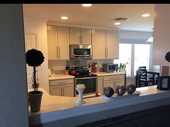 2nd image of 5557 Columbia Dr