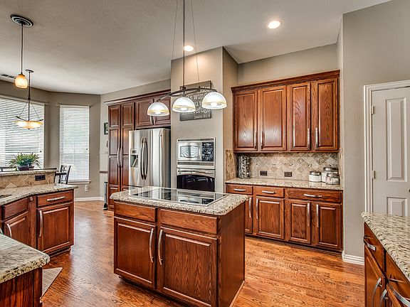 2nd image of 717 Crestbrook Dr