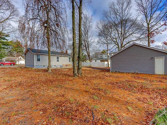 5th image of 54 Oaklawn Ave
