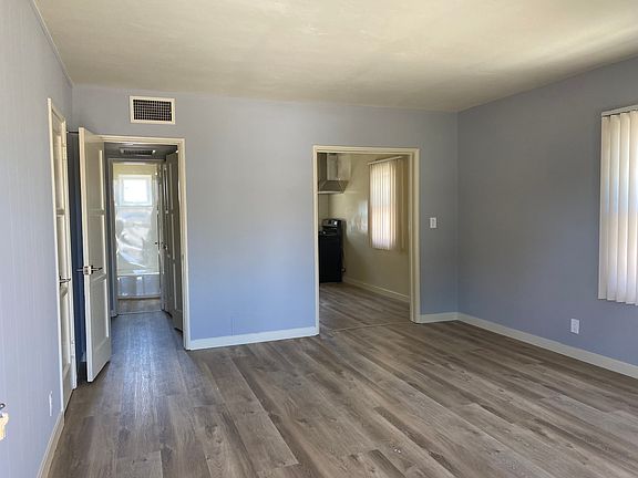2nd image of 160 W Hillcrest Blvd APT B-hillcres
