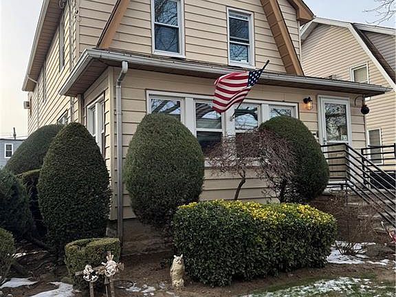 3rd image of 1474 E 63rd St