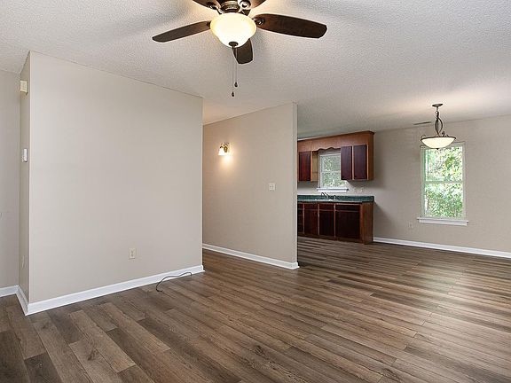 5th image of 2806 Jubilee Ln