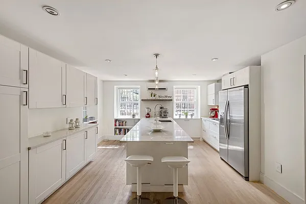 Sold by Compass | media 1