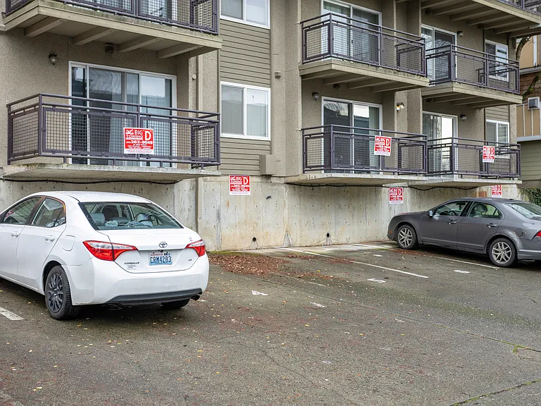 Emerson Apartments — Photo 16