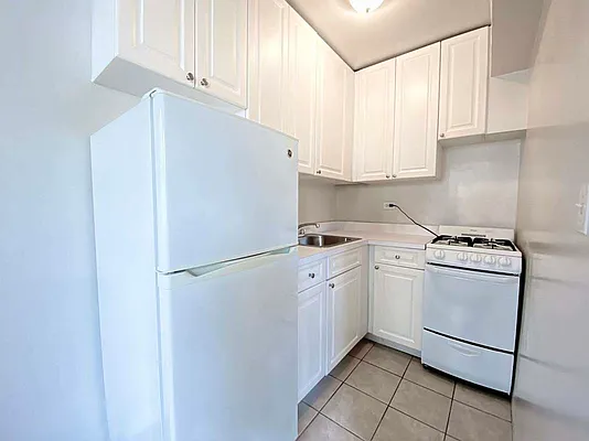 Rented by Brown Harris Stevens | media 9