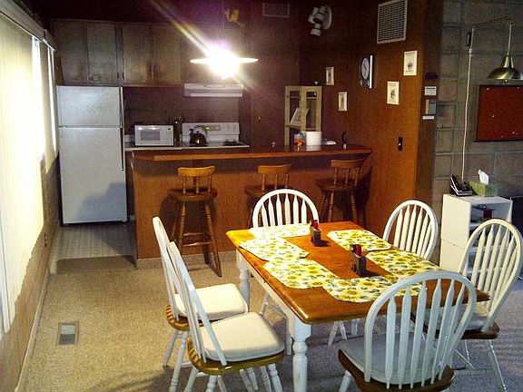 4th image of 3819 Woods Ave
