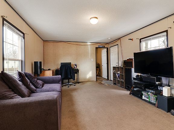4th image of 513 Highland Dr