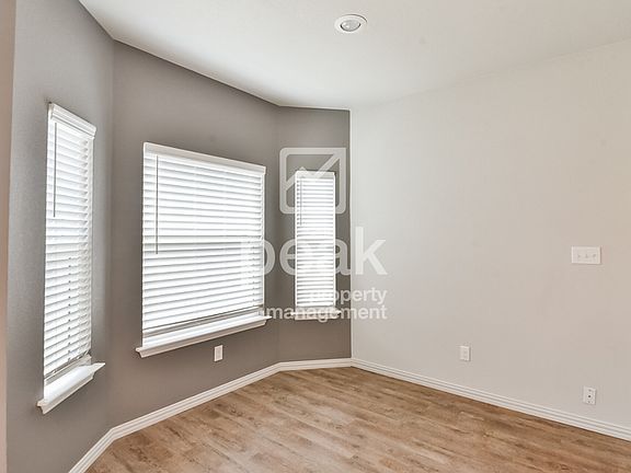 5th image of 1555 Milam St