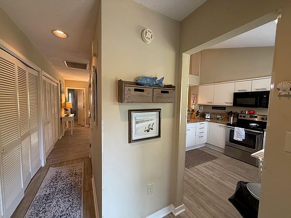 4th image of 306 Westbury Ct. #2-E