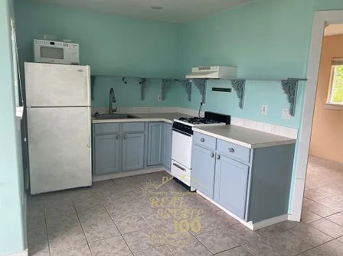 5330 NE Neptune Ln #3 — Photo 3