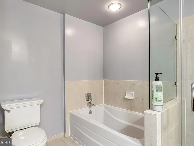 1115 Cameron St #208 — Photo 41