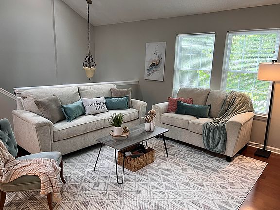 3rd image of 6014 Parsons Pond Dr