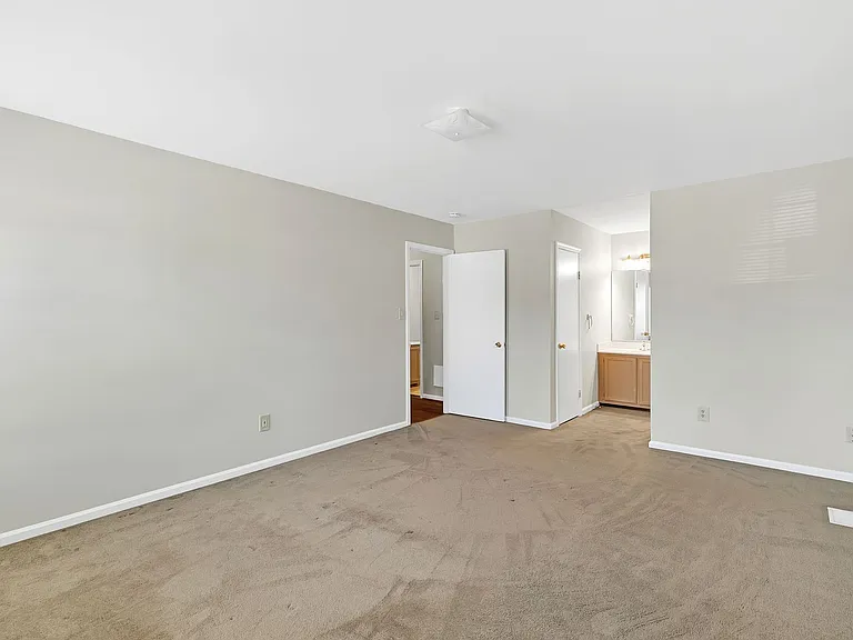 219 Springdale Way — Photo 17