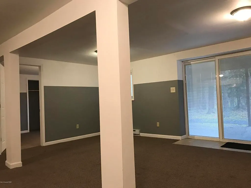 154 Overland Dr photo 1