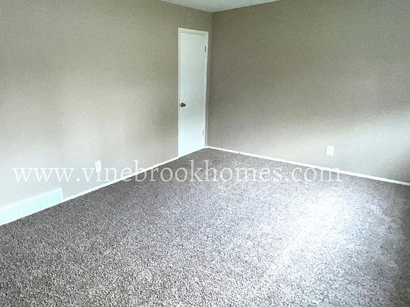 3rd image of 1204 Prigge Ave