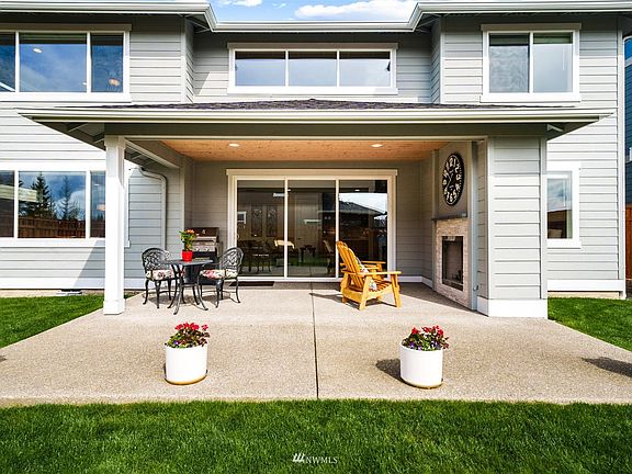 Wonderful, livable backyard, perfect for creating memories.