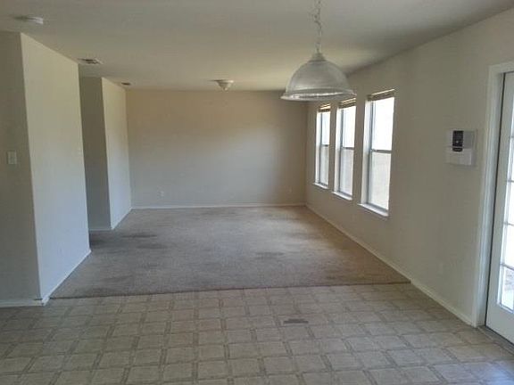 4th image of 5217 Feria Dr