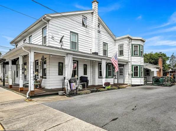 118 W Ferdinand St, Manheim, PA 17545