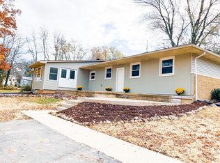 204 N 1st St, Wolcottville, IN 46795