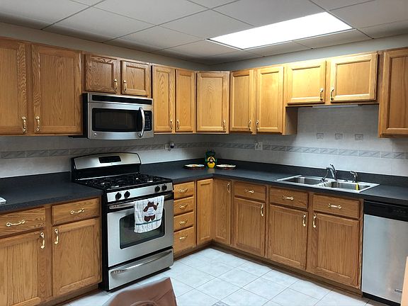 3rd image of 1500 S Ardmore Ave APT 203