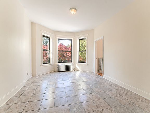 4th image of 1343 S California Ave