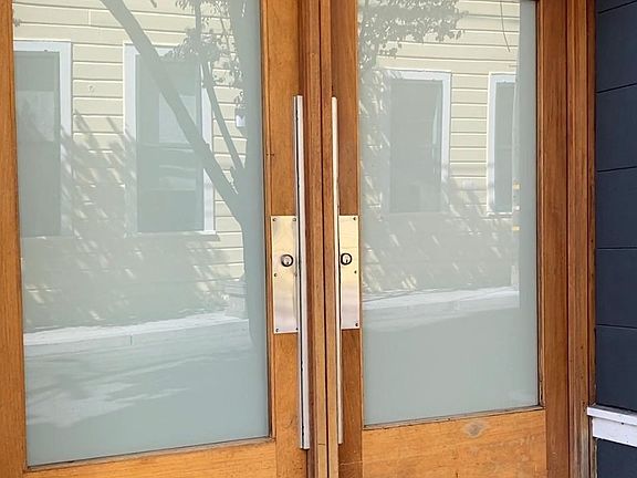 3rd image of 17 Brosnan St APT 2