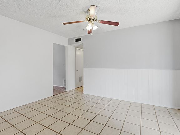 5th image of 913 E Lone Pine Cir