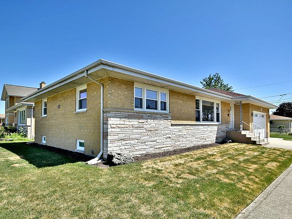 2nd image of 8709 N Ozanam Ave