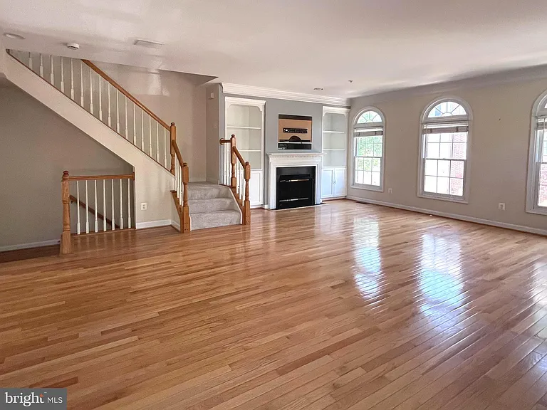 1601 Leeds Castle Dr — Photo 6