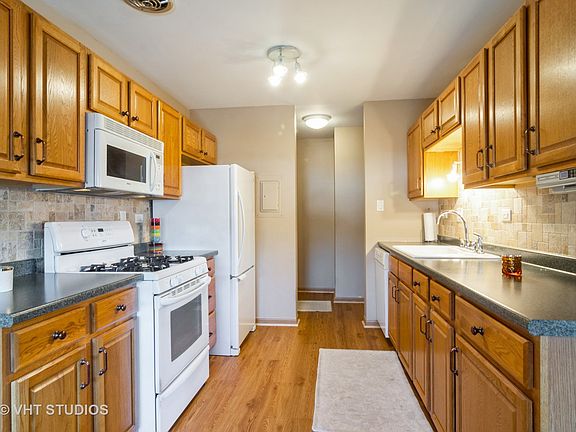 4th image of 2638 N Windsor Dr Unit 104