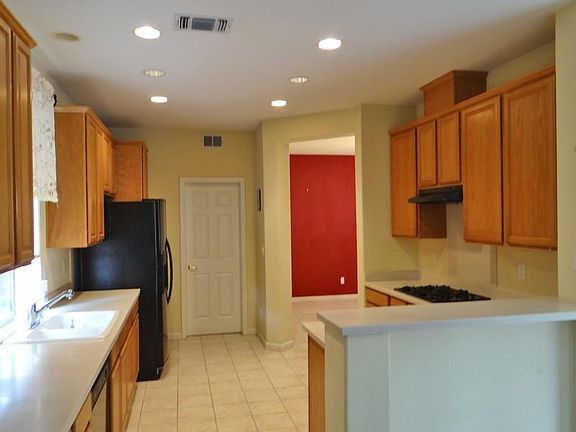 4th image of 70 Plumeria Ct
