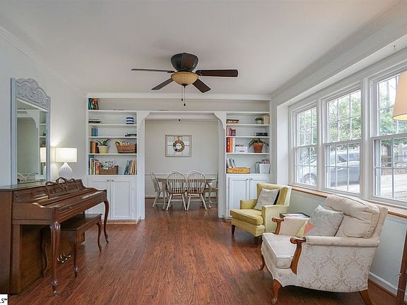 4th image of 16 Woodharbor Dr