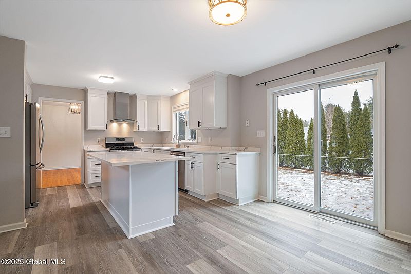 5th image of 313 Partridgeberry Court