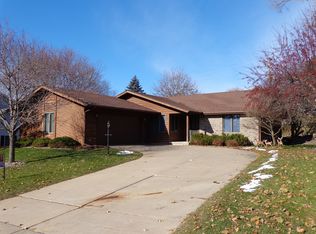 127 Fairway Ct, Onalaska, WI 54650