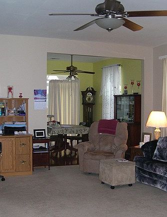 3rd image of 771 Bellevue Cir E