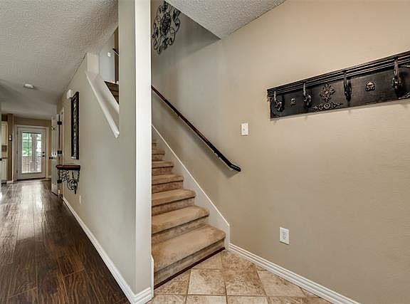3rd image of 1728 Baxter Springs Dr