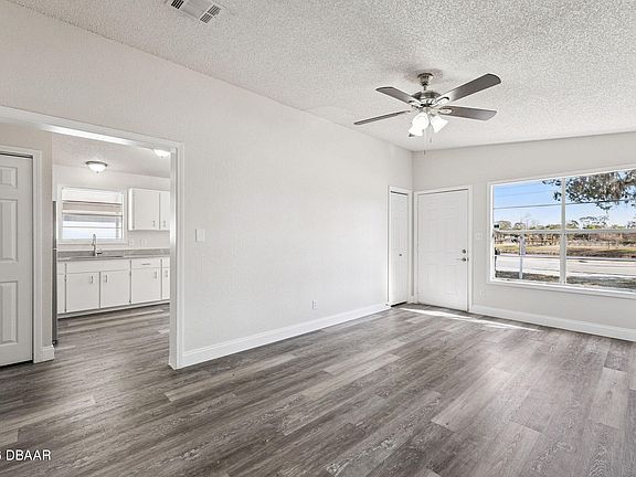 3rd image of 610 Walker St