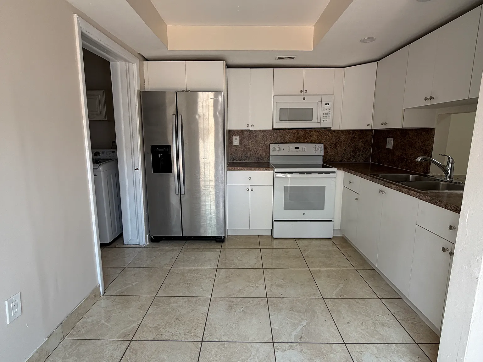 3 bed, 1318 sqft, $3,000 — Photo 4