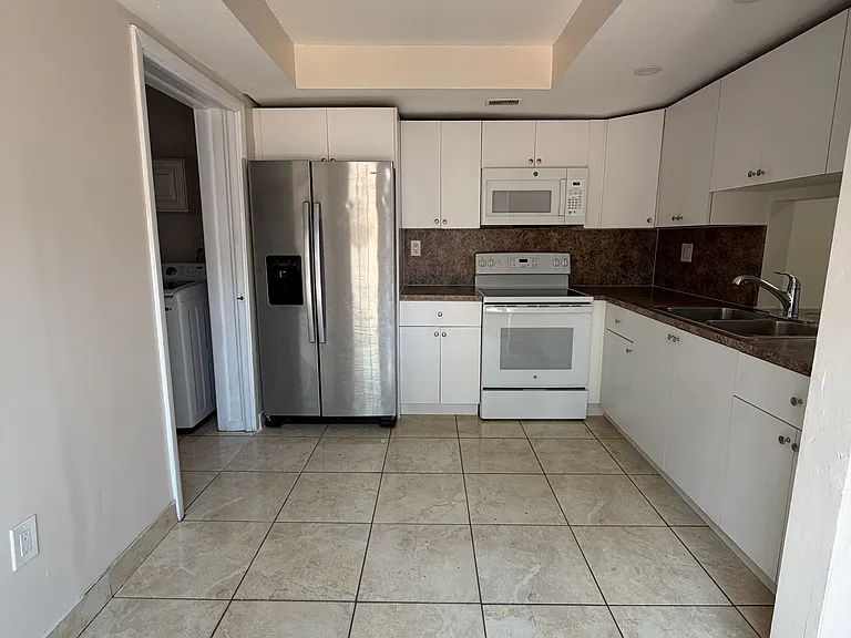 9902 NW 80th Way — Photo 4