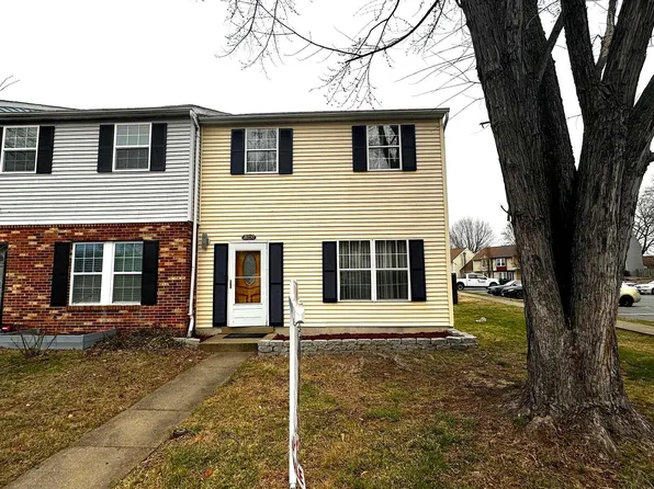 18050 Olde Port Ln, Triangle, VA 22172