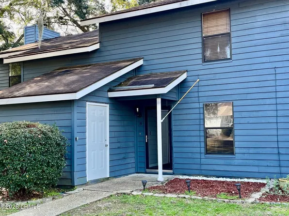 8 Battery Ln, Beaufort, SC 29902