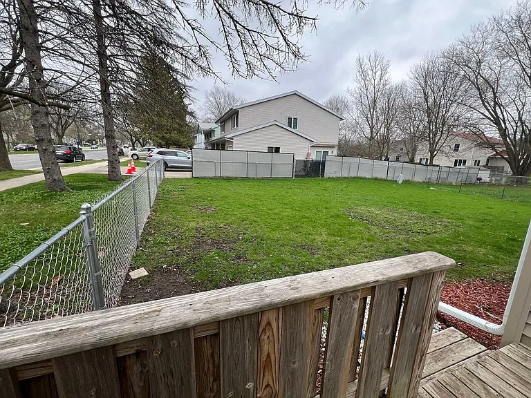 2001 Westbrook Ln — Photo 1