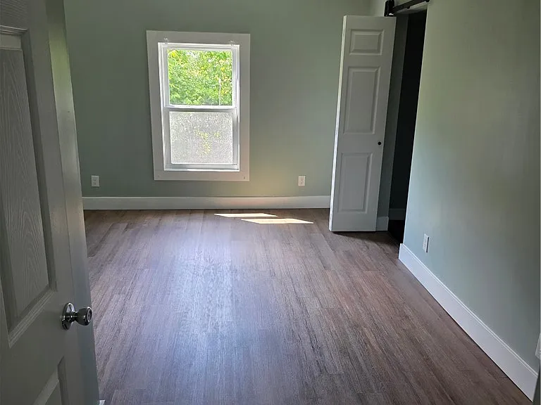 112 Simmons St — Photo 11